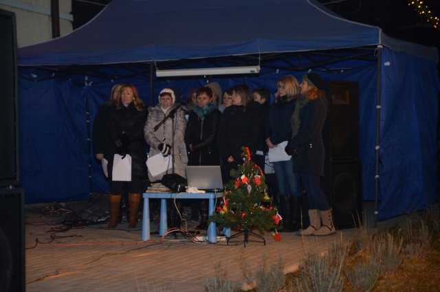 Karácsonyi koncert az oviudvaron